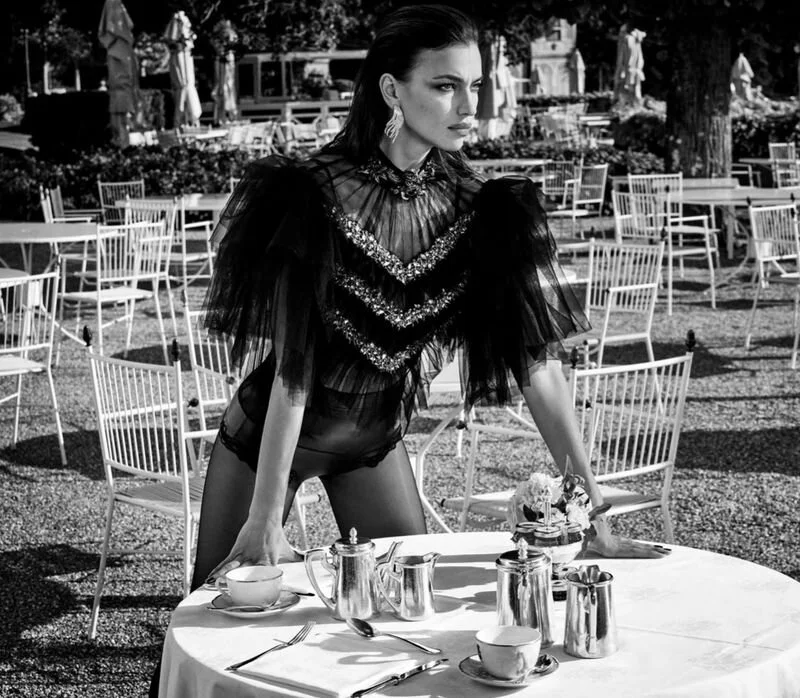 Kochada mushukni korsatadi